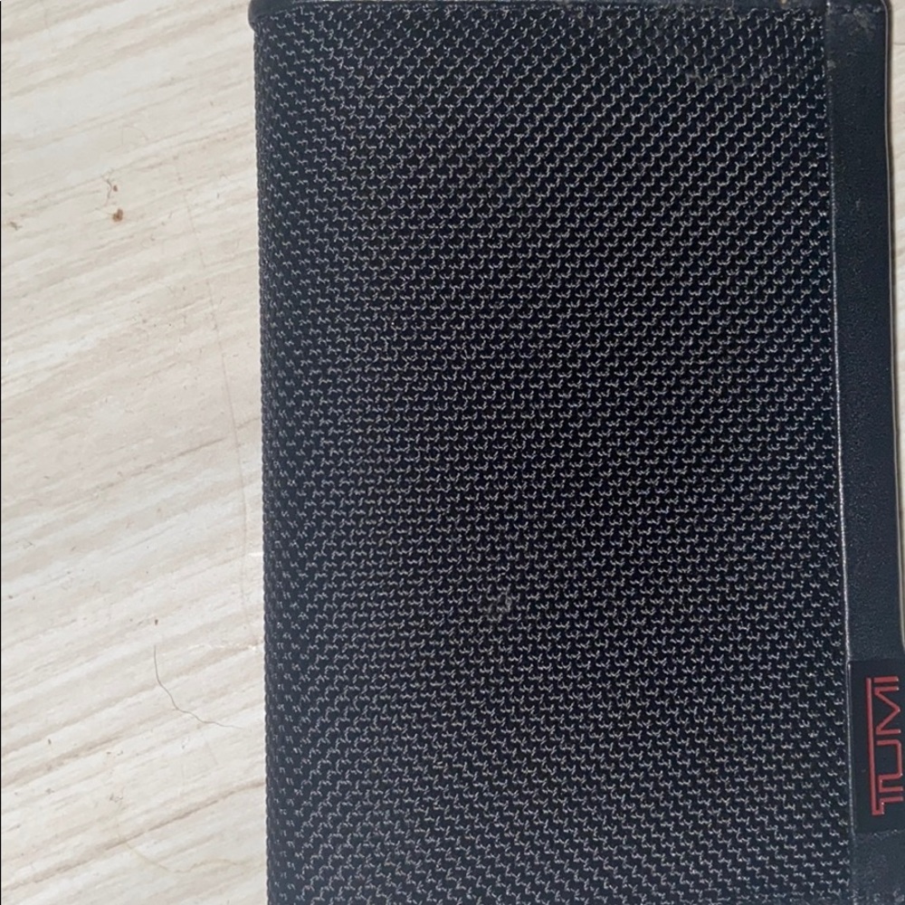 Very nice leather Walet they are 120 altogether
